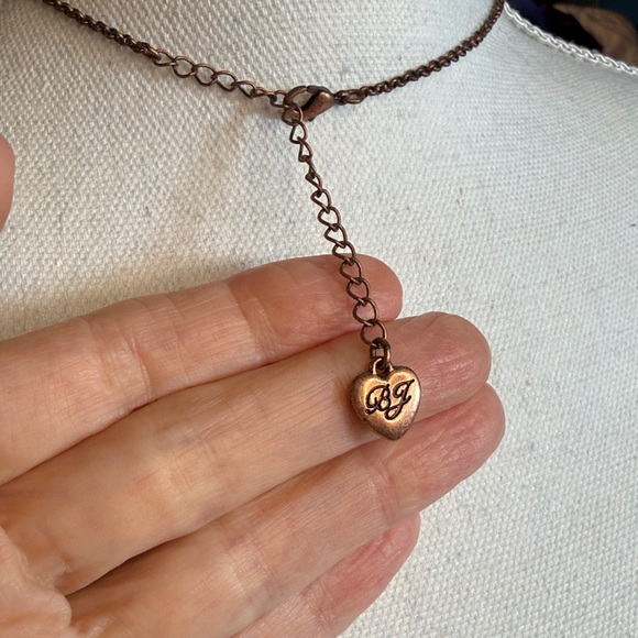 BETSEY JOHNSON WINGED HEART NECKLACE “LOVE” SPELLOUT COPPER CRYSTAL PAVE 18” EUC - Picture 5 of 12